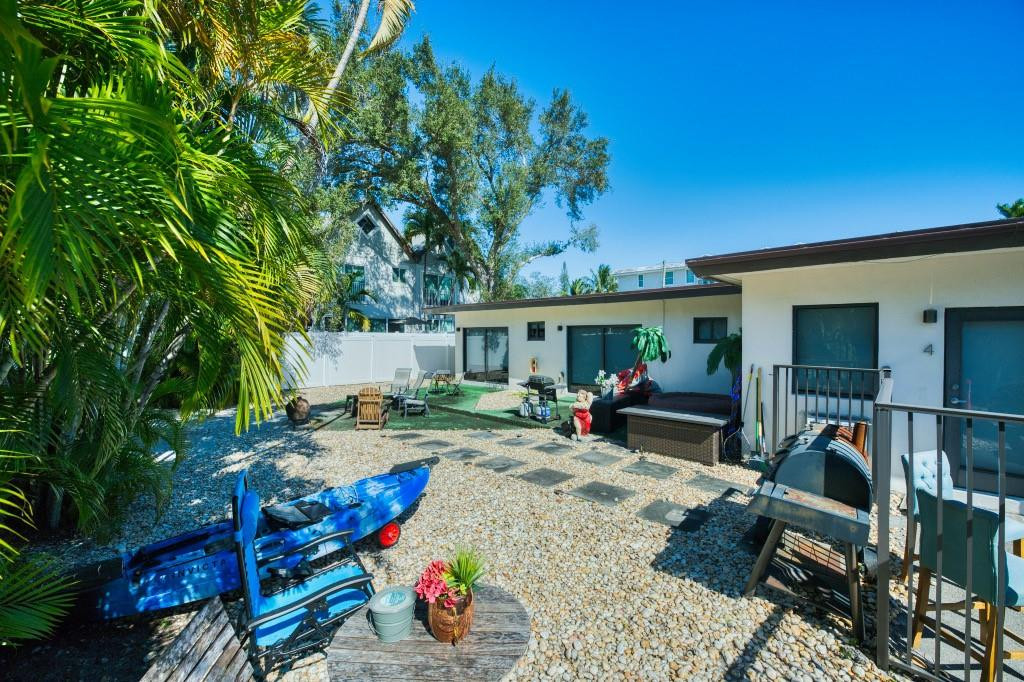 207 SE 10th Terrace 3