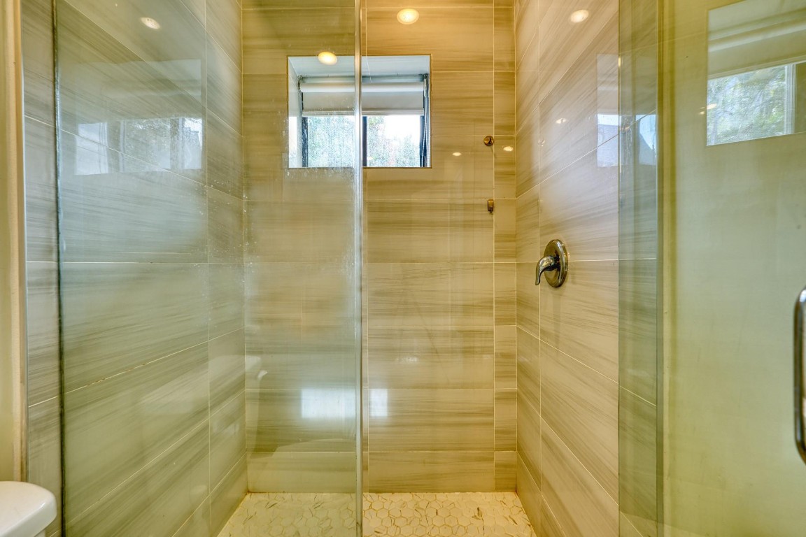 207 SE 10th Terrace 3