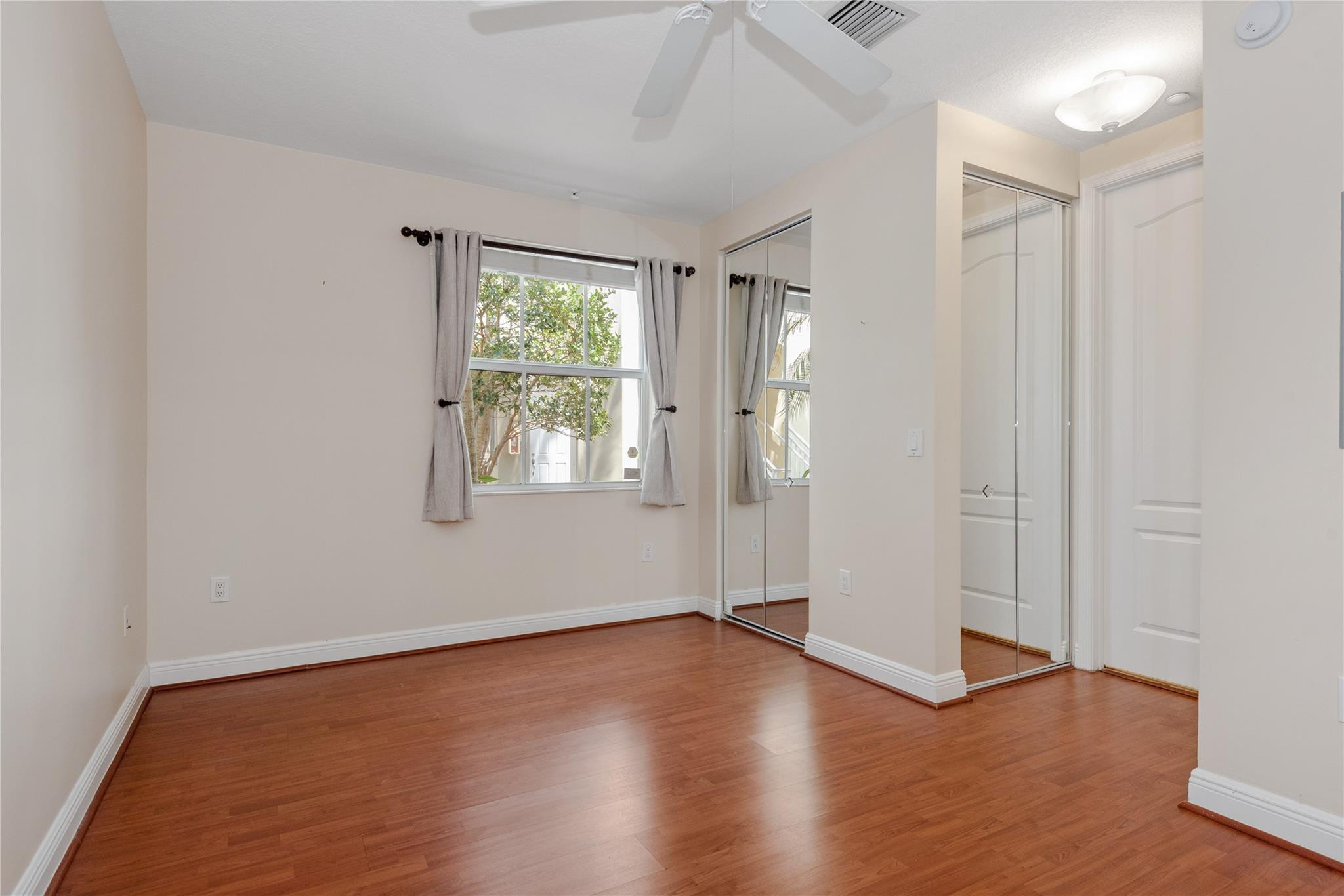 1333 SW 4th Ct 1333