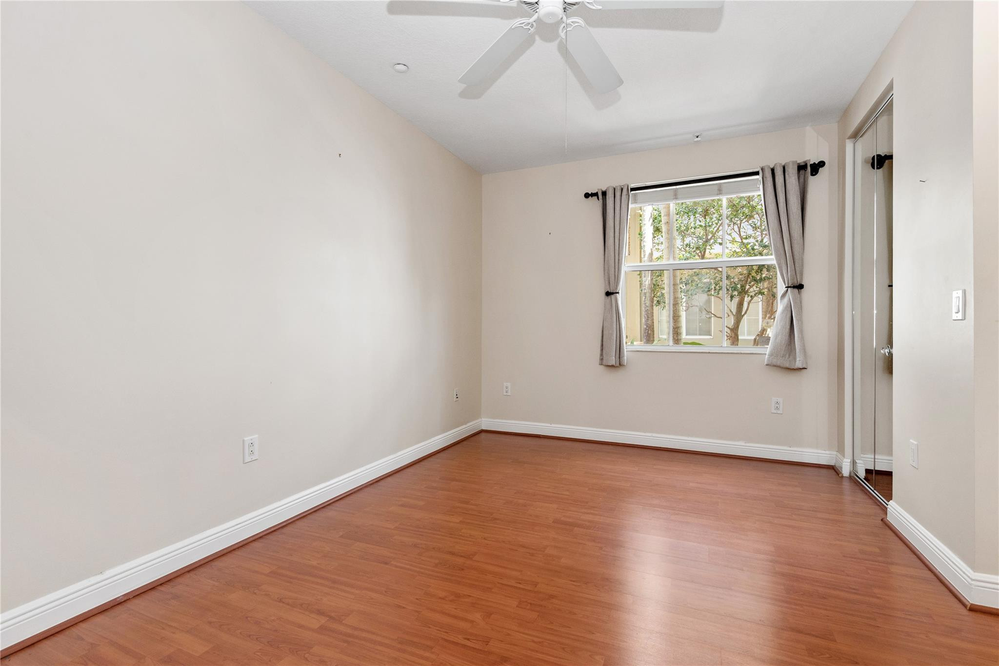 1333 SW 4th Ct 1333