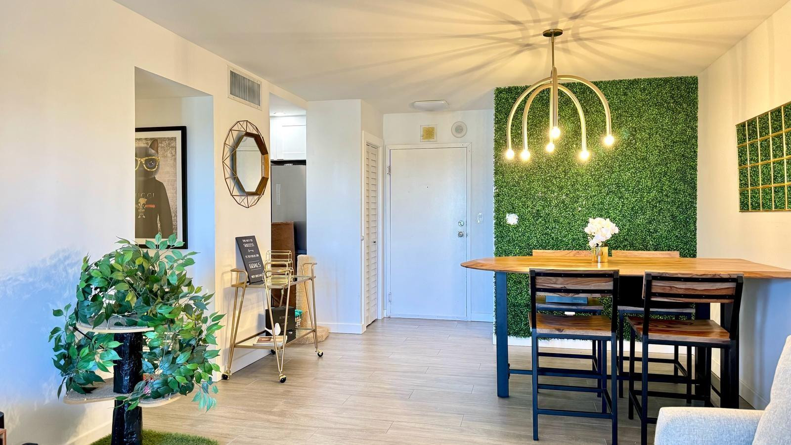 900 NE 18th Ave 1204