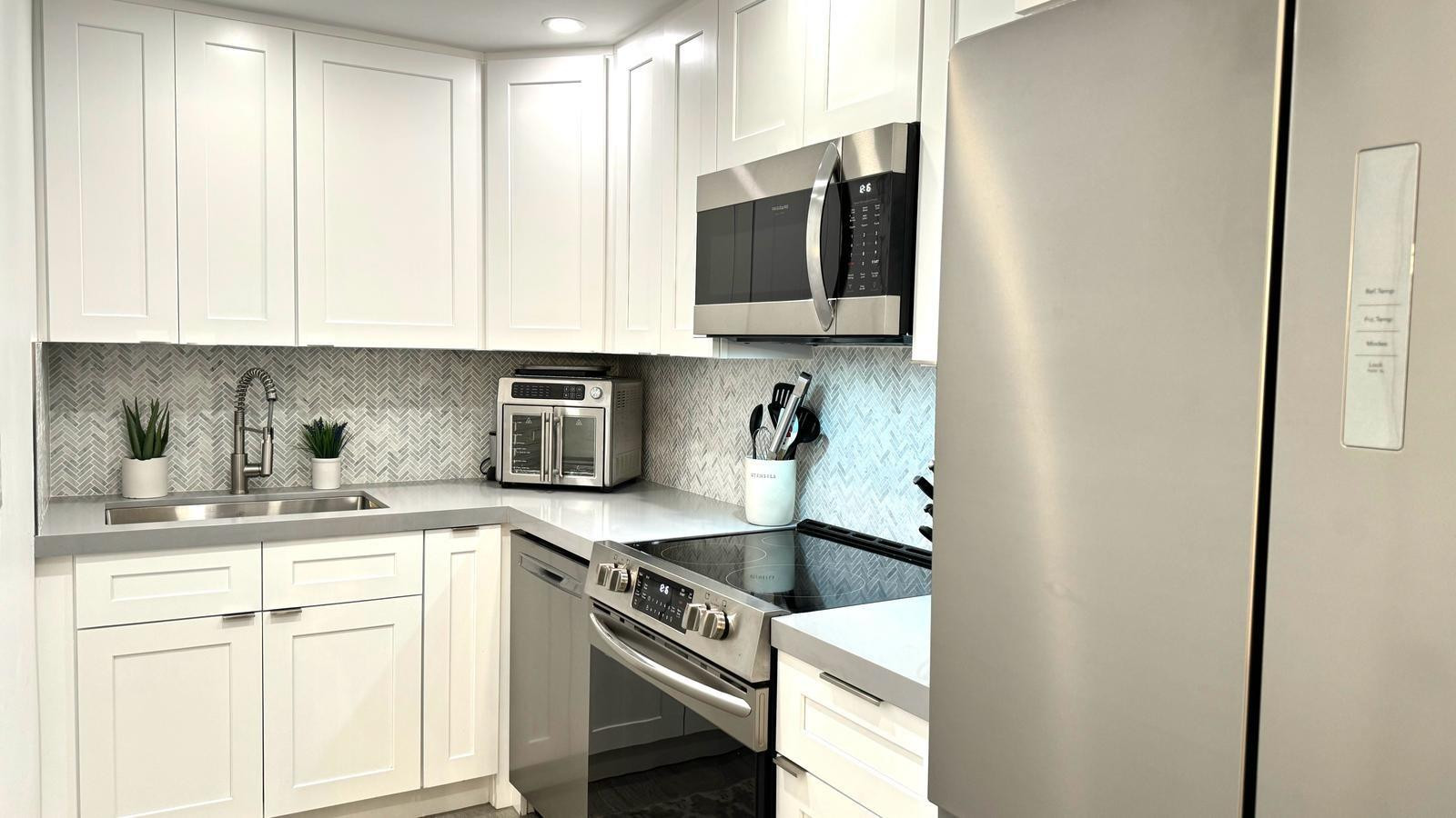 900 NE 18th Ave 1204