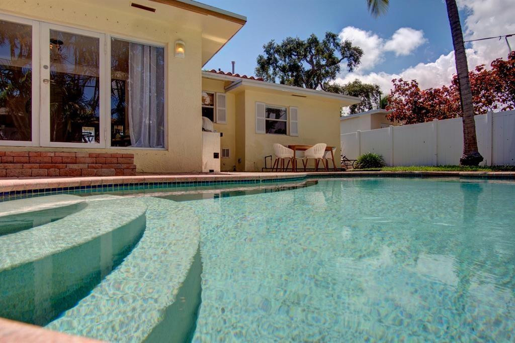 391 SE 6th Court, Pompano Beach