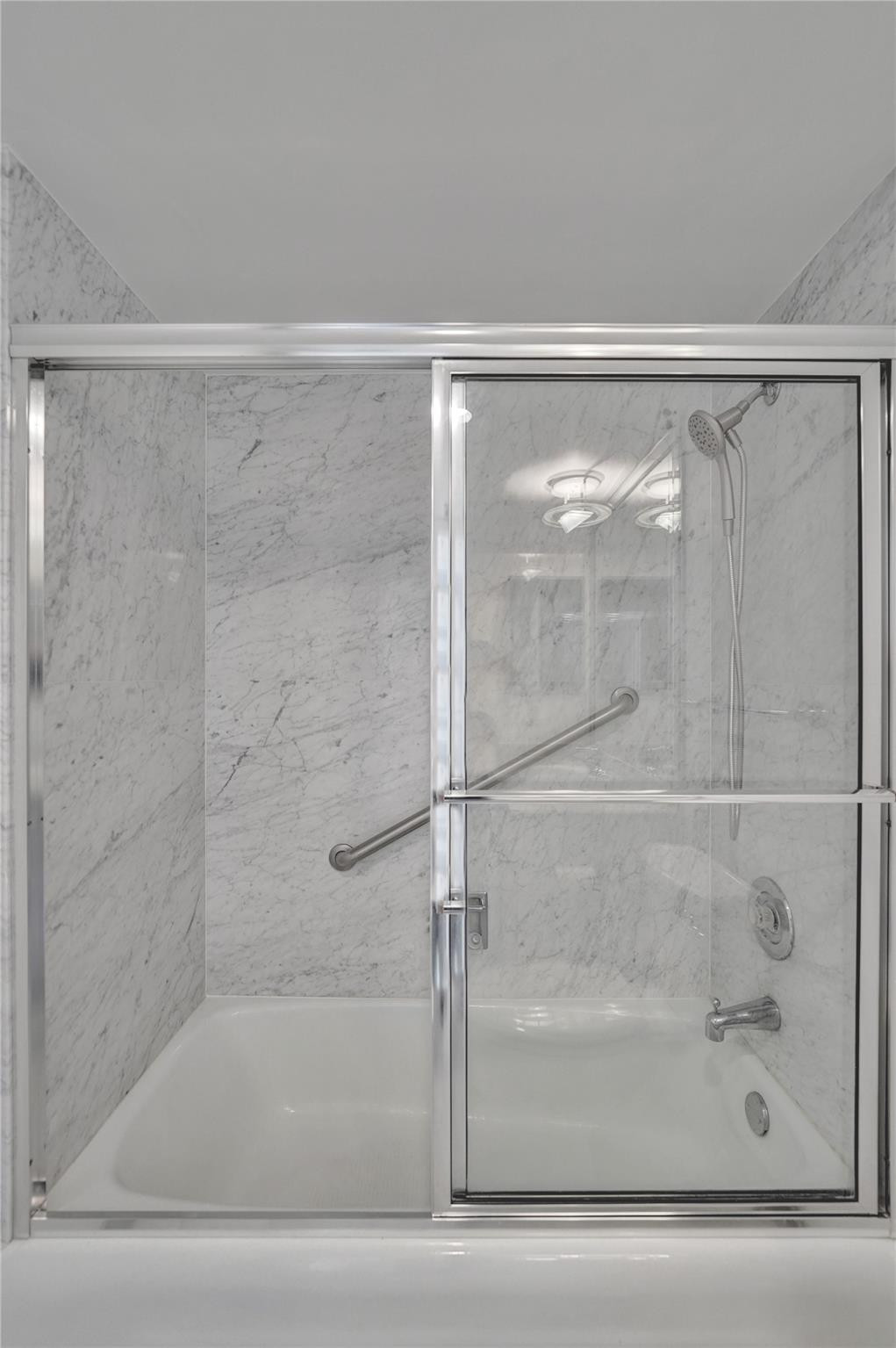 936 Intracoastal Dr 11F