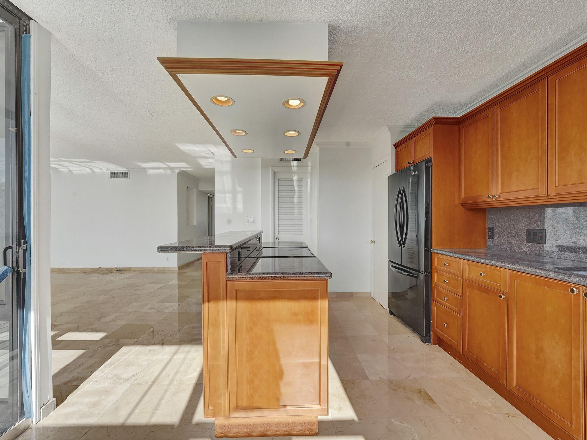 936 Intracoastal Dr 11F