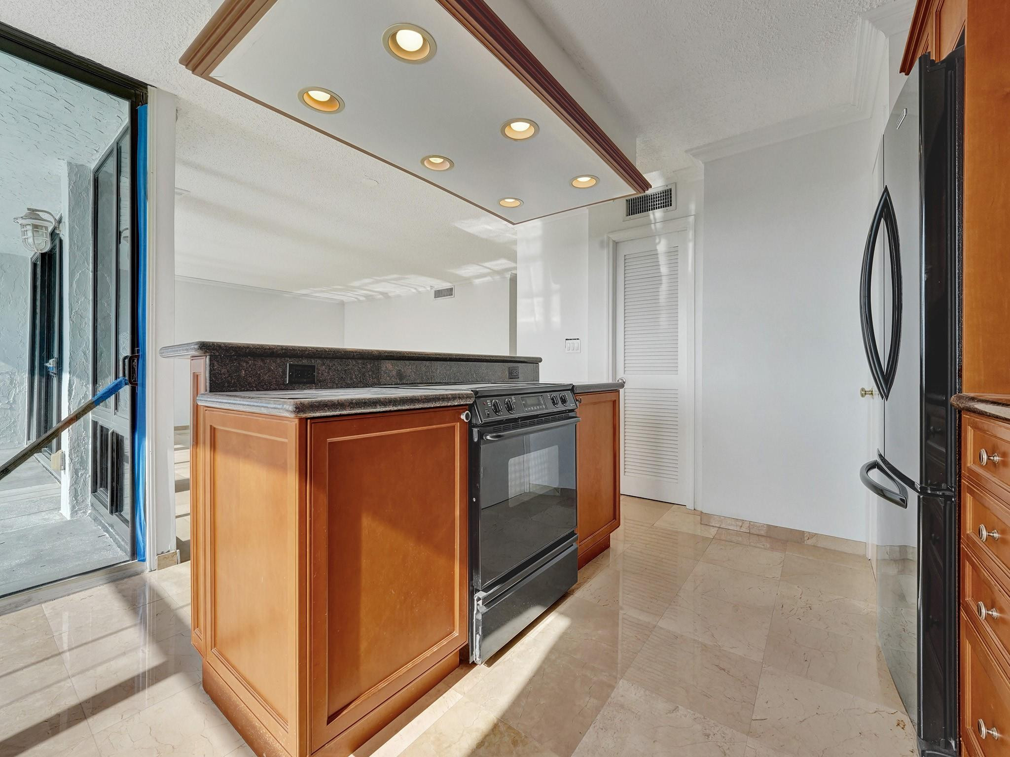 936 Intracoastal Dr 11F