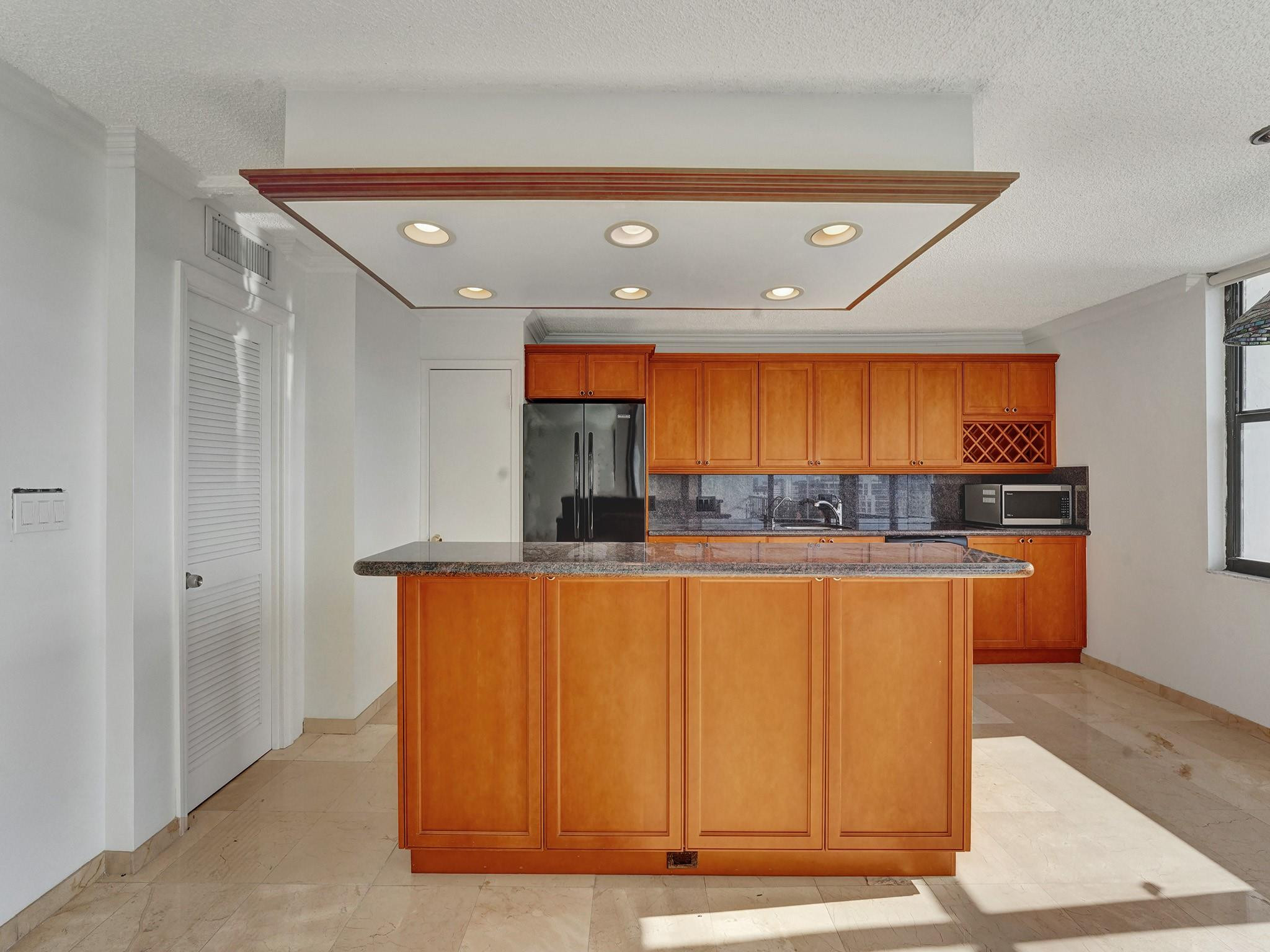 936 Intracoastal Dr 11F