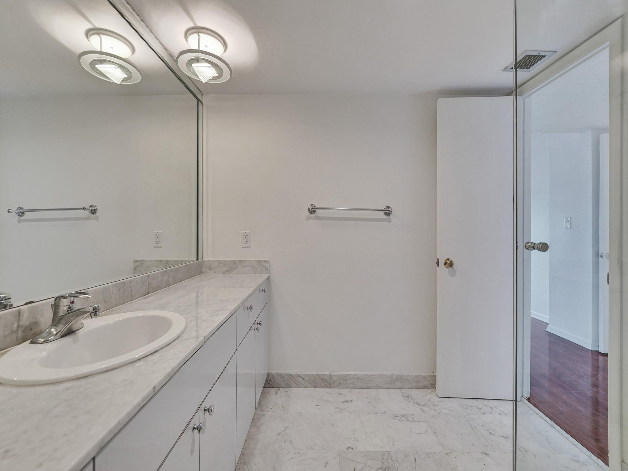 936 Intracoastal Dr 11F