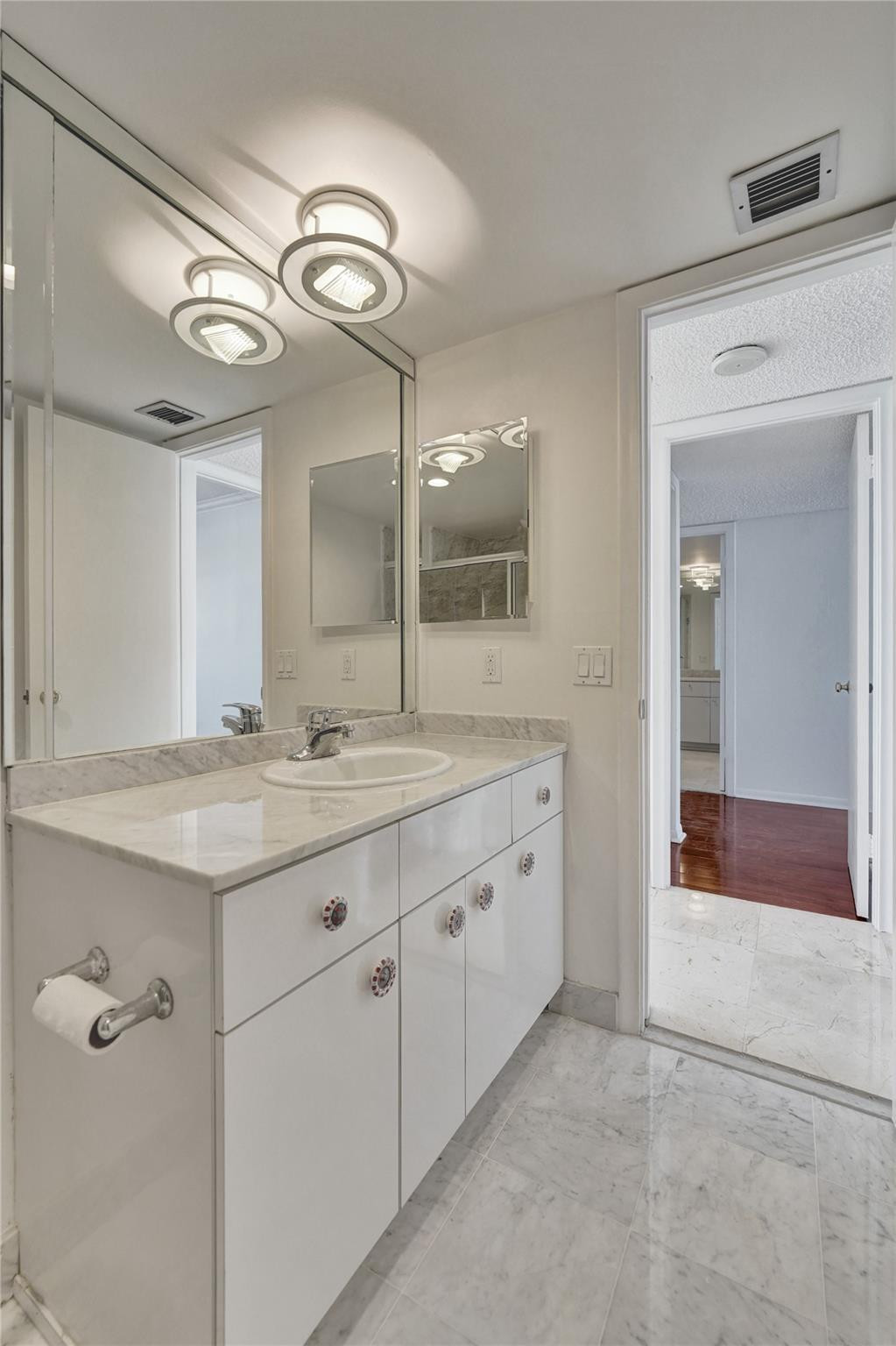 936 Intracoastal Dr 11F