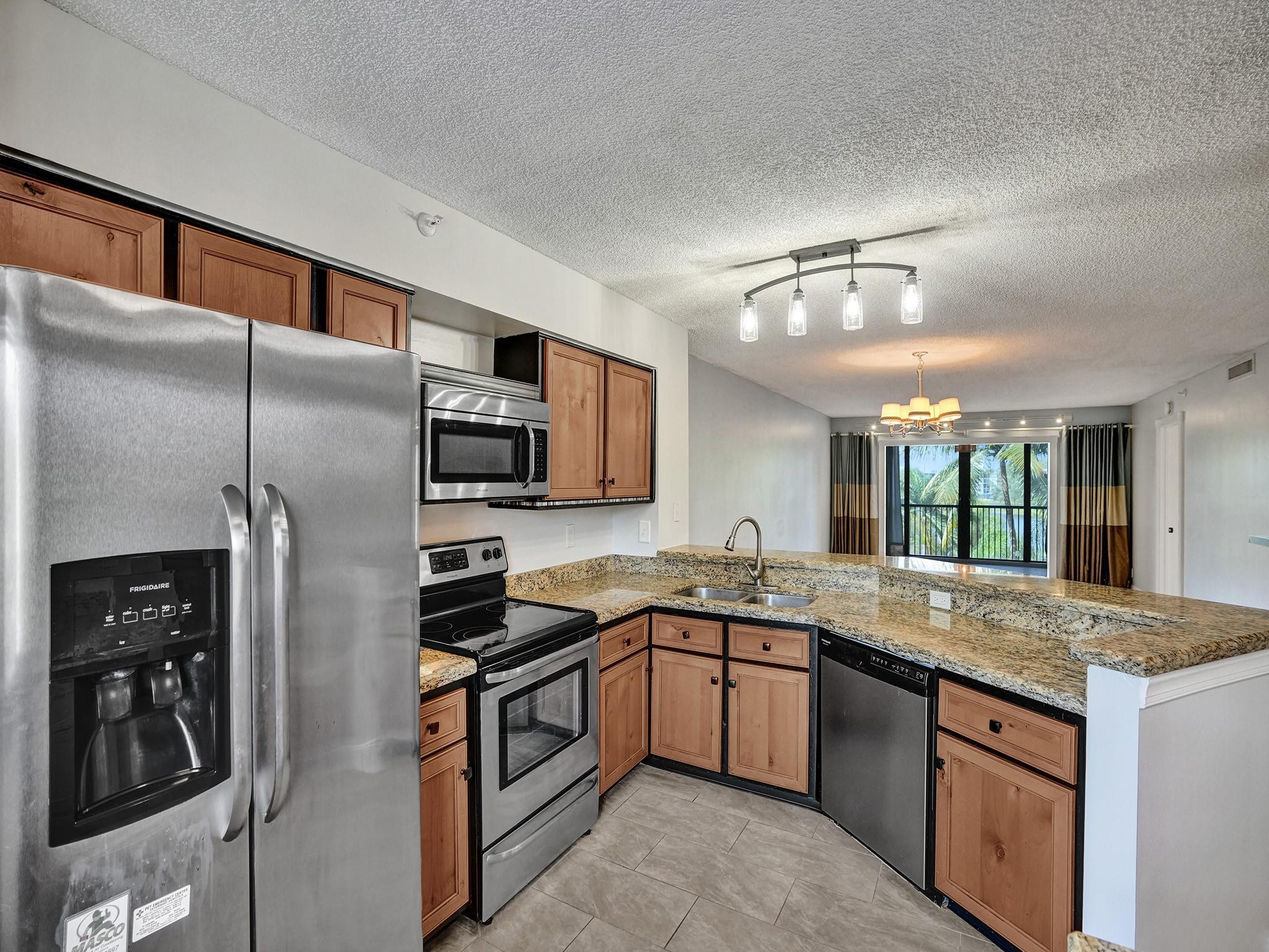 2205 S Cypress Bend Dr 402