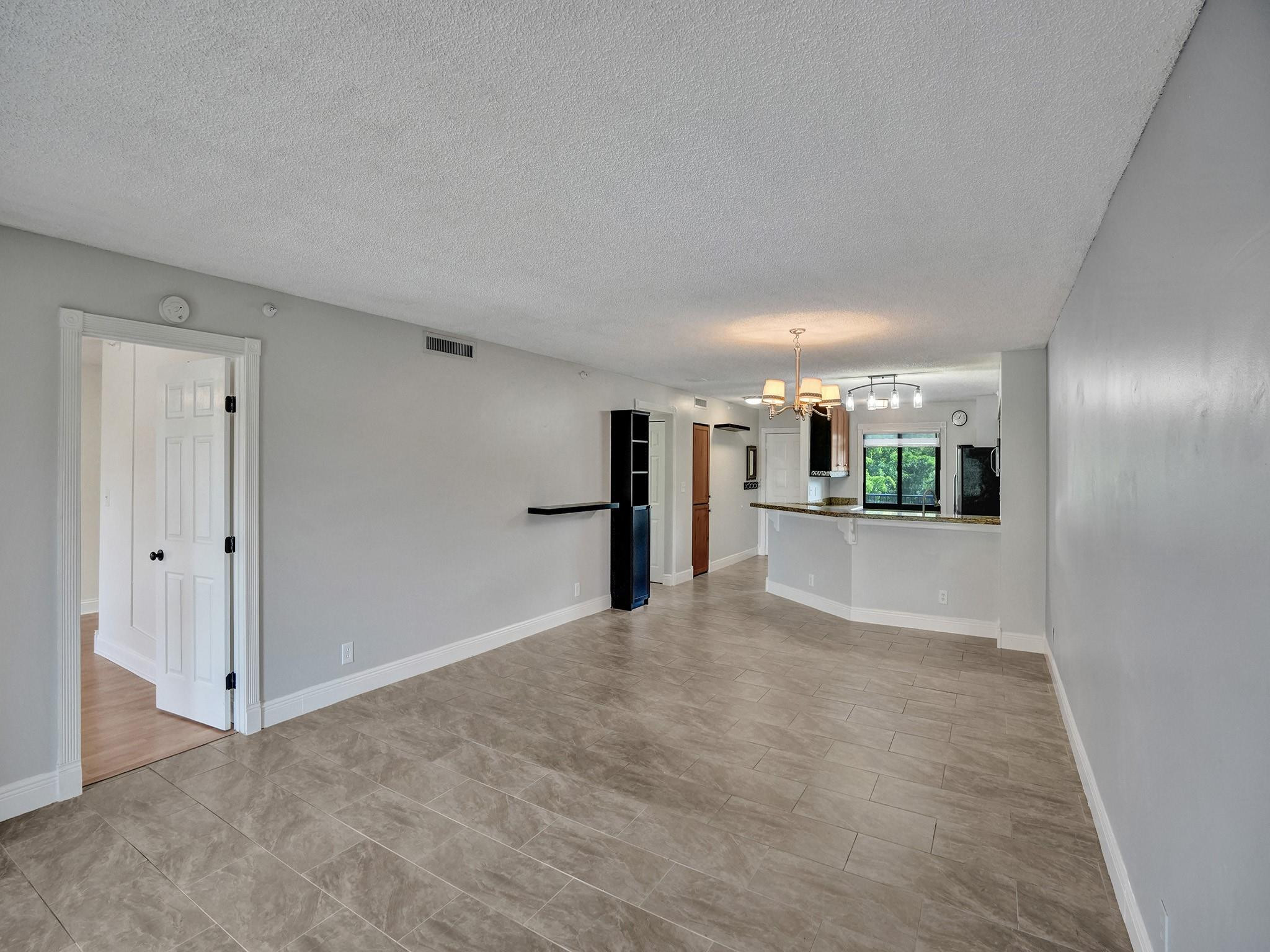 2205 S Cypress Bend Dr 402