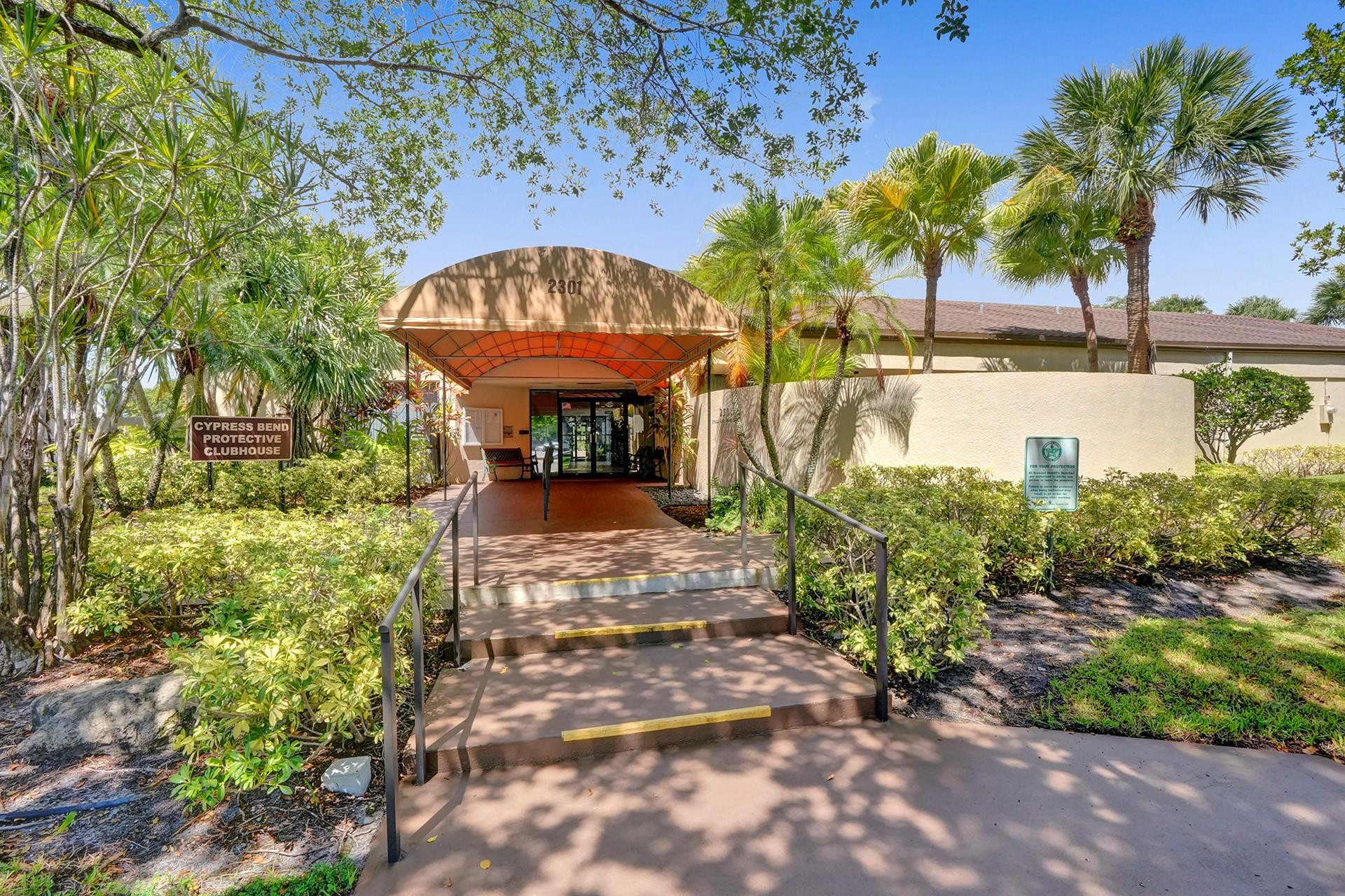 2205 S Cypress Bend Dr 402