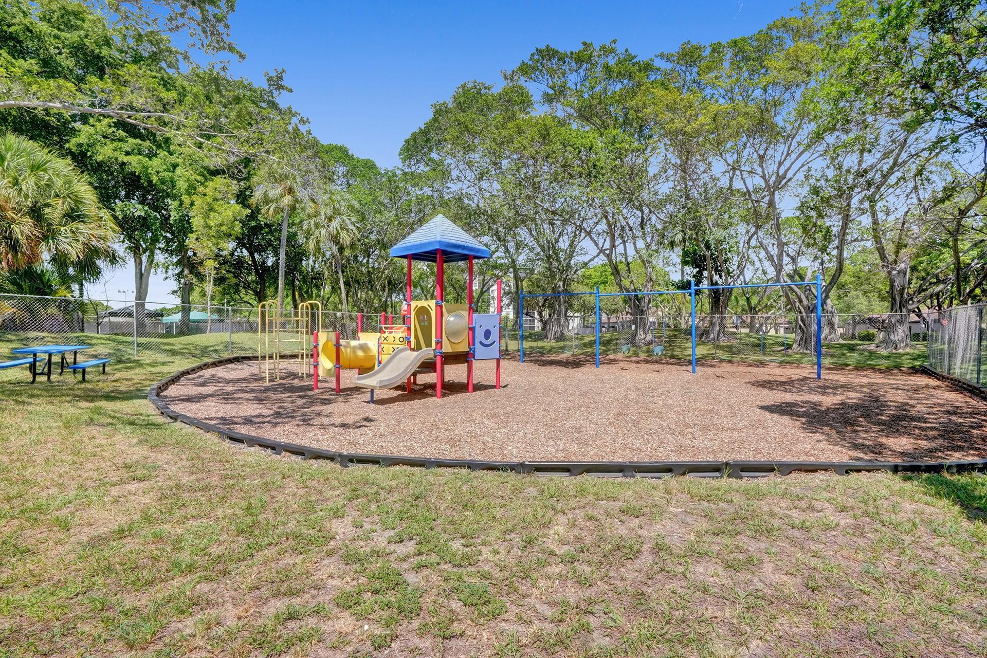 2205 S Cypress Bend Dr 402