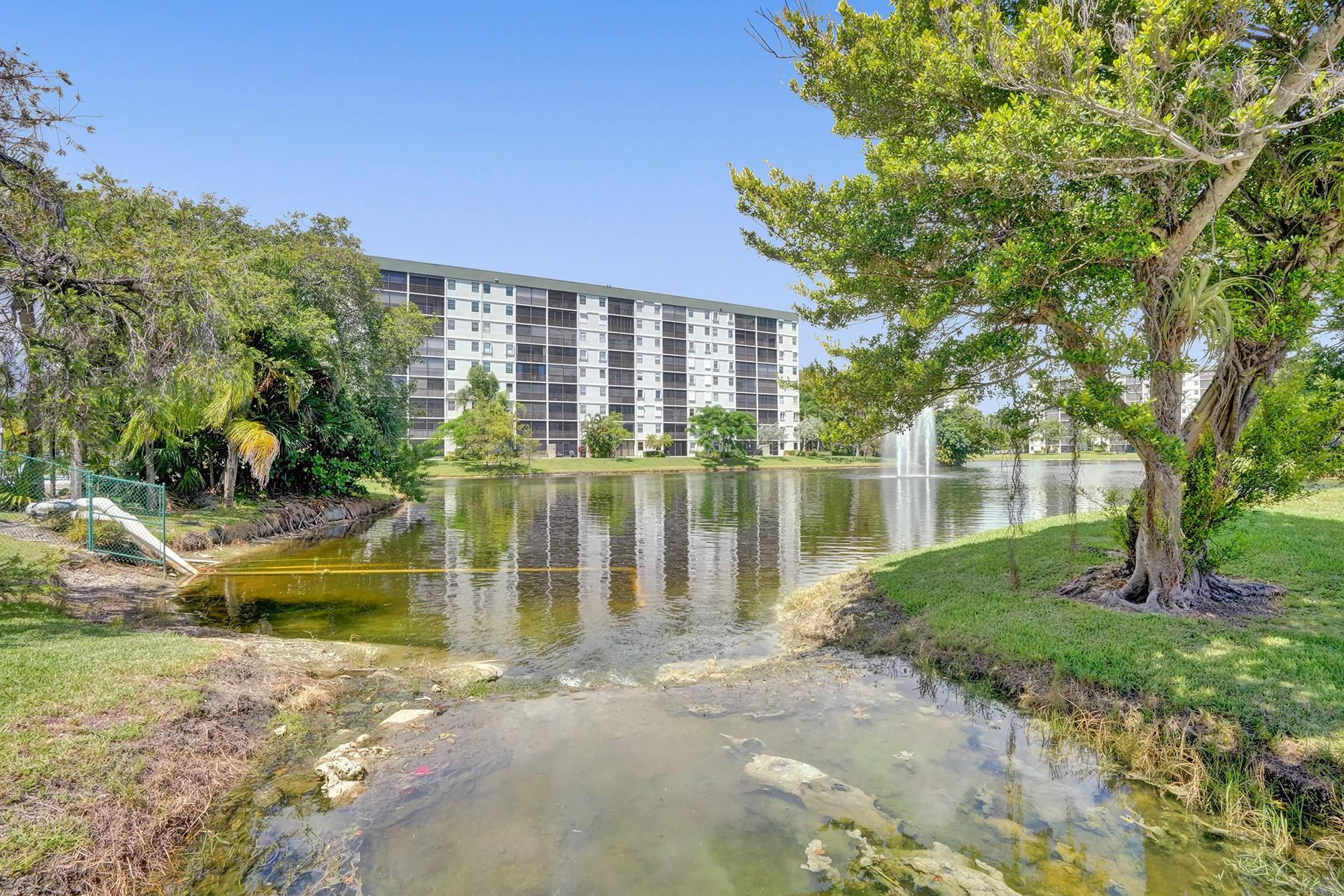 2205 S Cypress Bend Dr 402