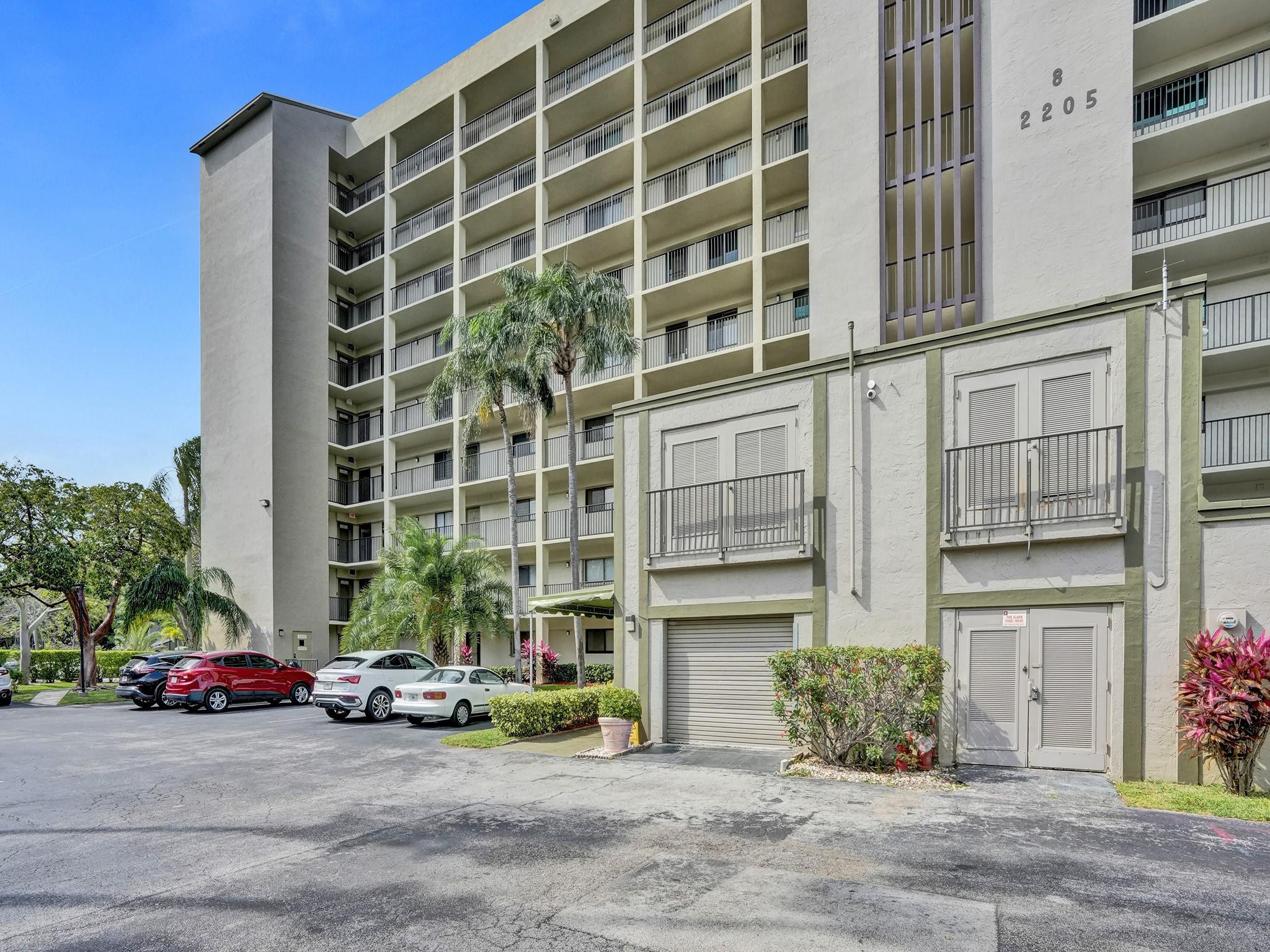 2205 S Cypress Bend Dr 402