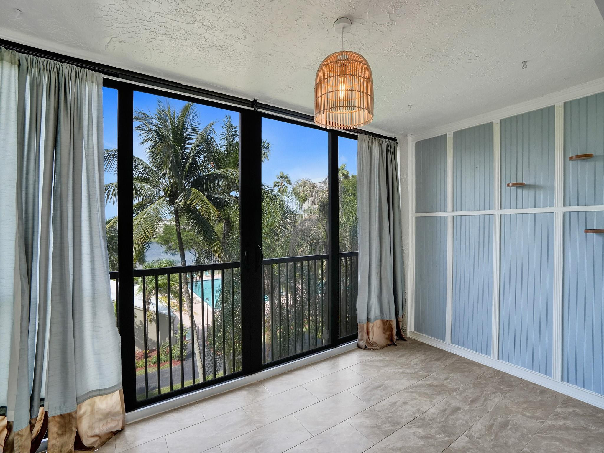 2205 S Cypress Bend Dr 402