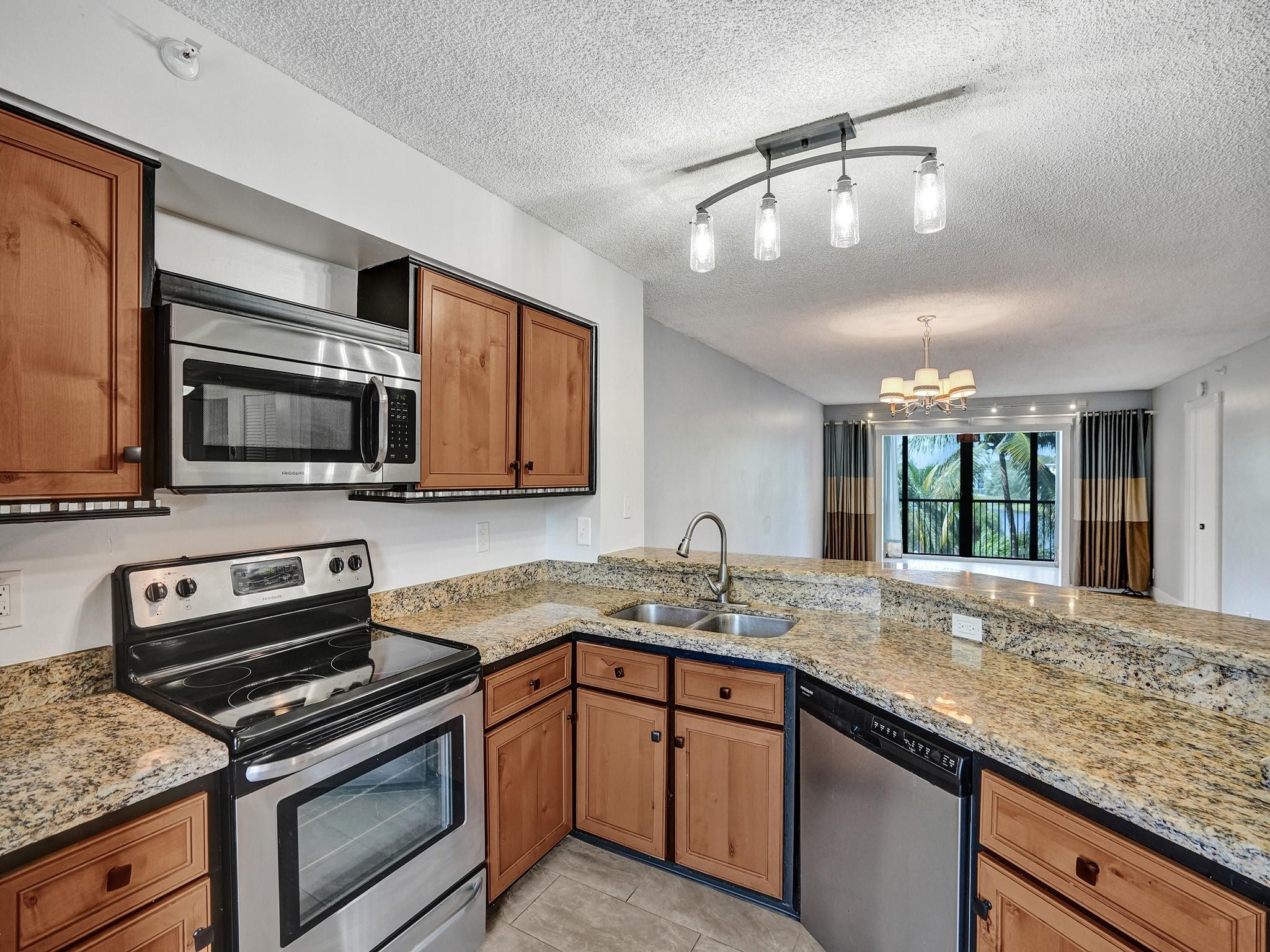 2205 S Cypress Bend Dr 402