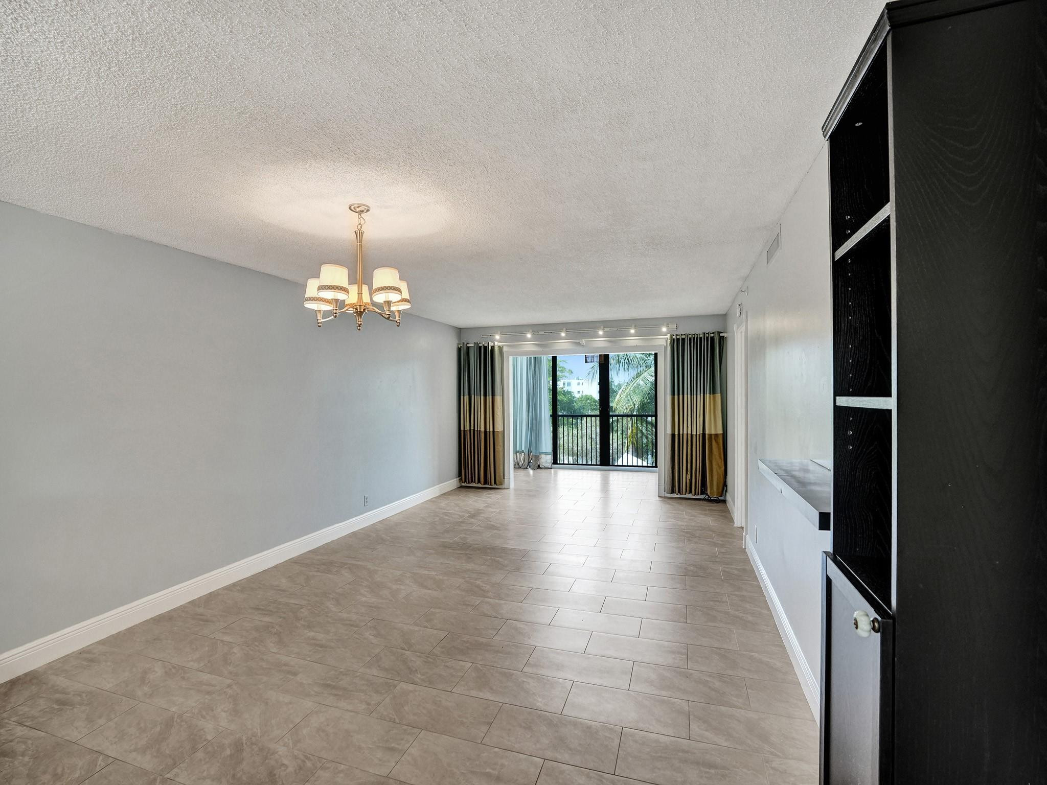 2205 S Cypress Bend Dr 402