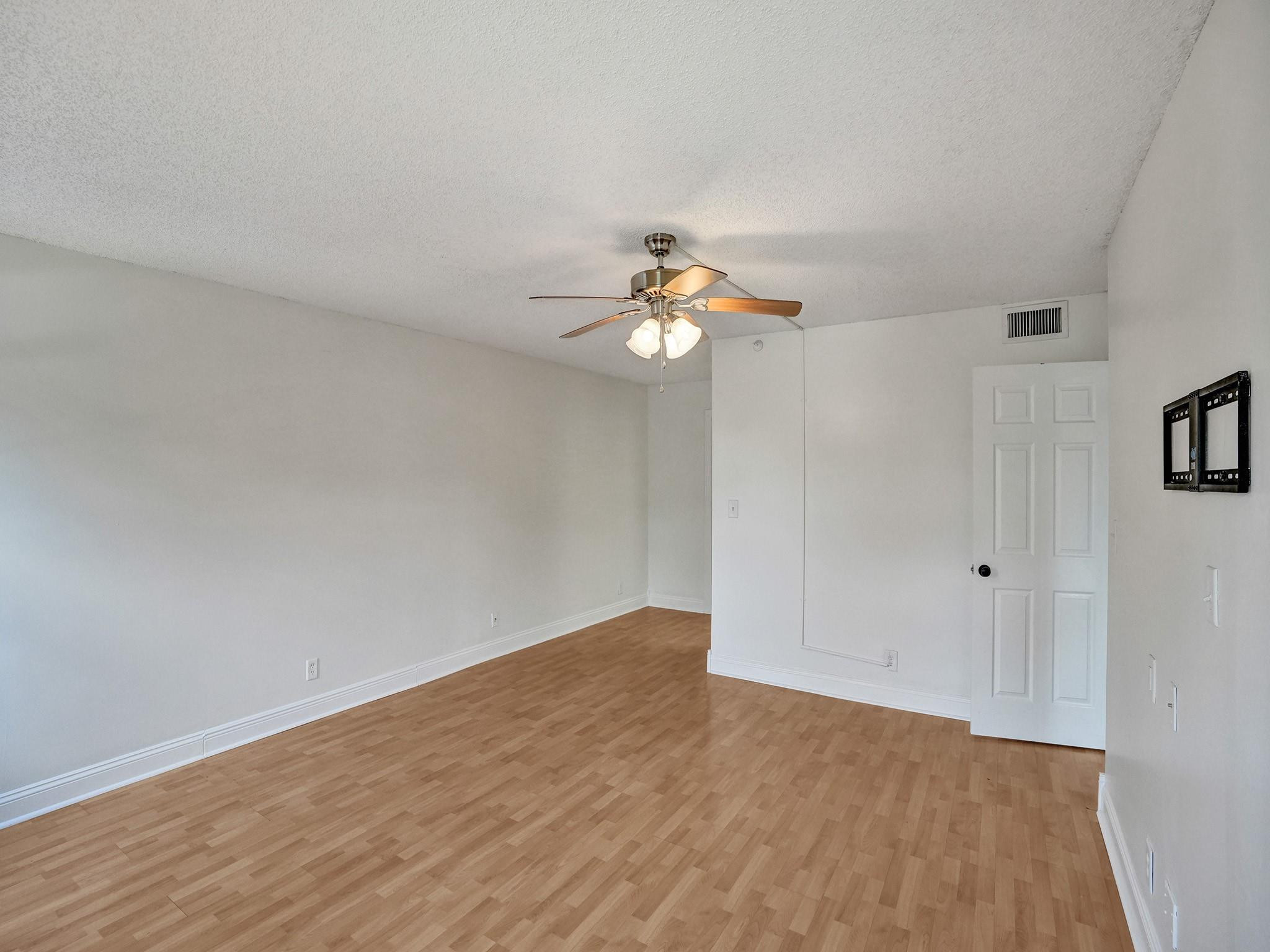 2205 S Cypress Bend Dr 402