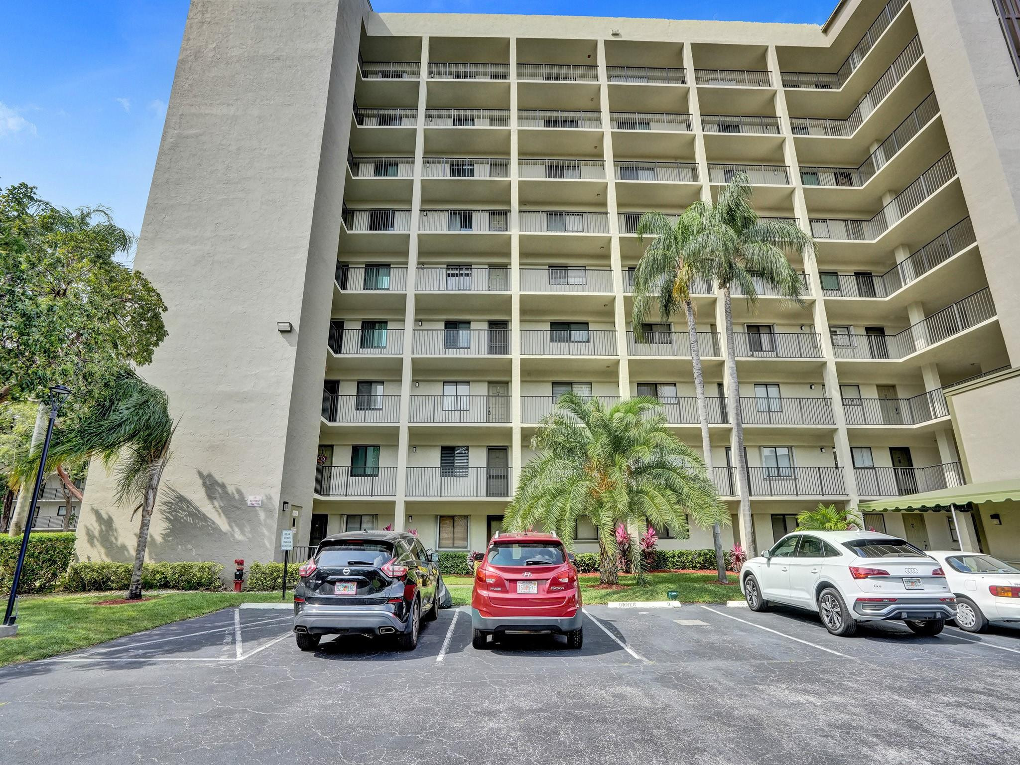 2205 S Cypress Bend Dr 402