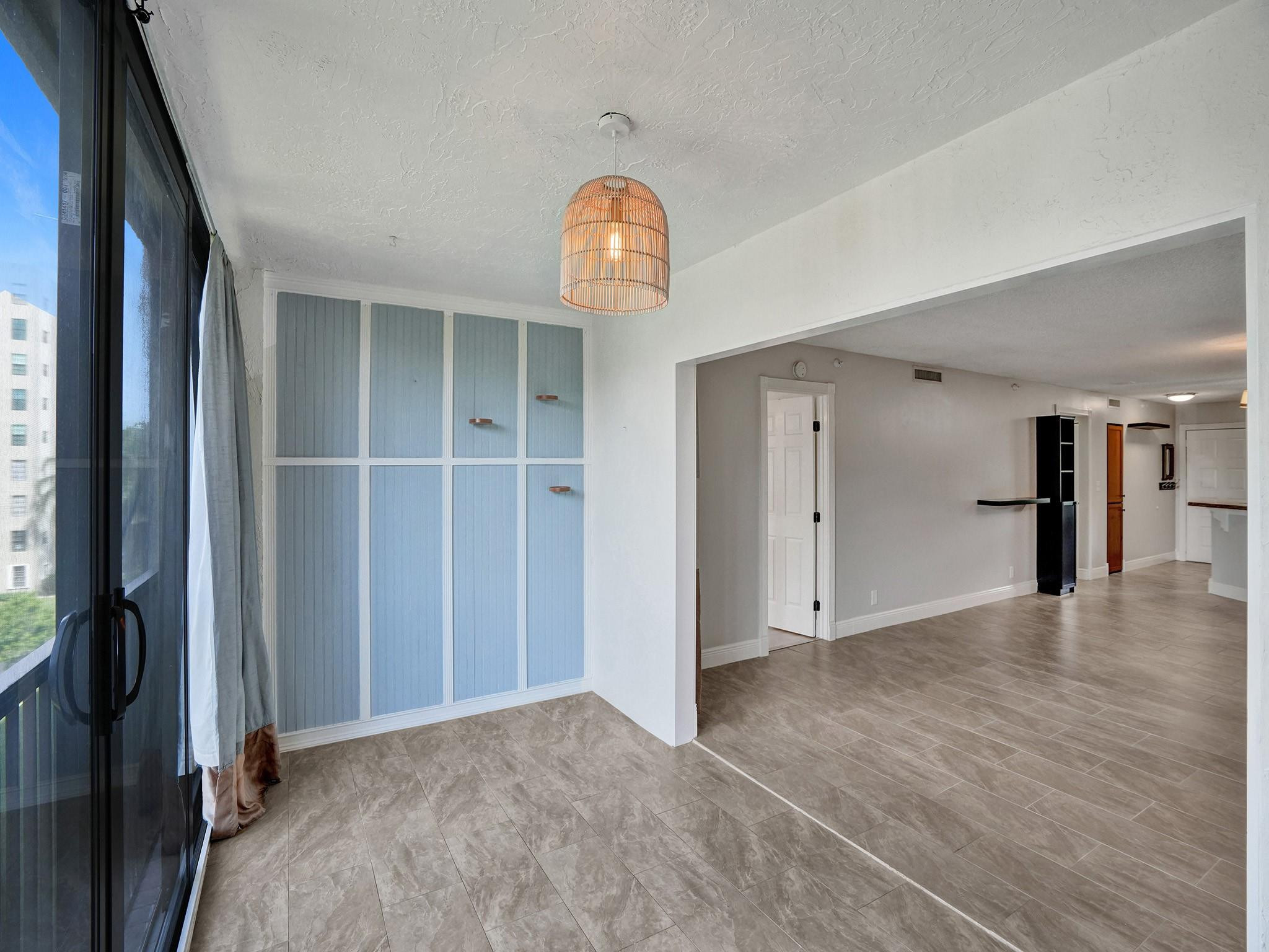 2205 S Cypress Bend Dr 402