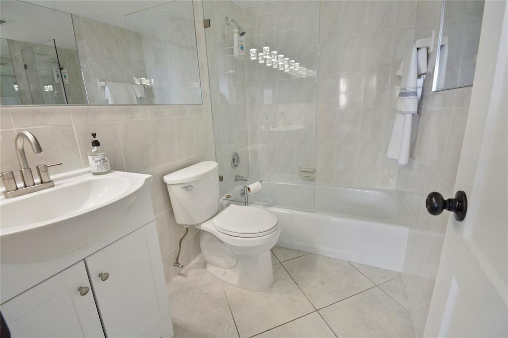 2350 NE 14th Street Causeway 608, Pompano Beach Unit: 608