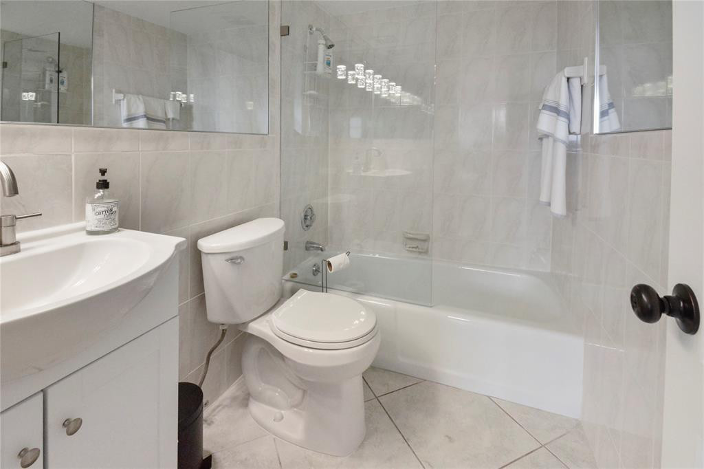 2350 NE 14th Street Causeway 608, Pompano Beach Unit: 608