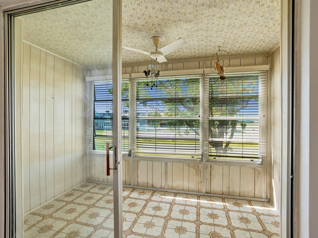 9041 Sunrise Lakes Blvd 205