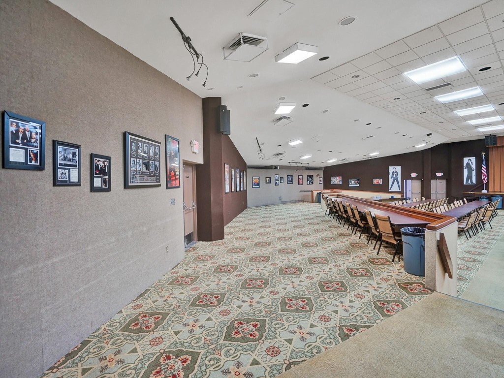 9041 Sunrise Lakes Blvd 205