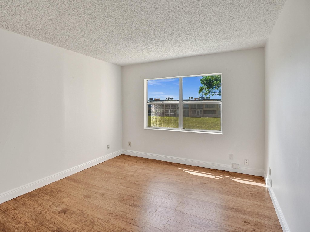 9041 Sunrise Lakes Blvd 205