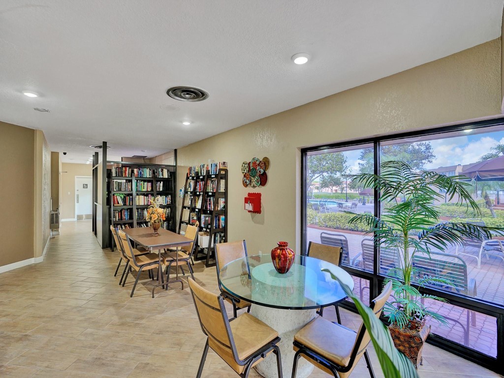 9041 Sunrise Lakes Blvd 205