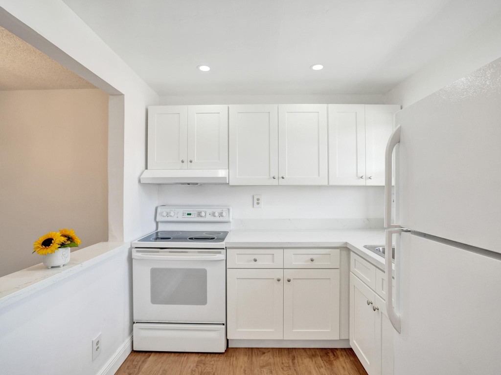 9041 Sunrise Lakes Blvd 205