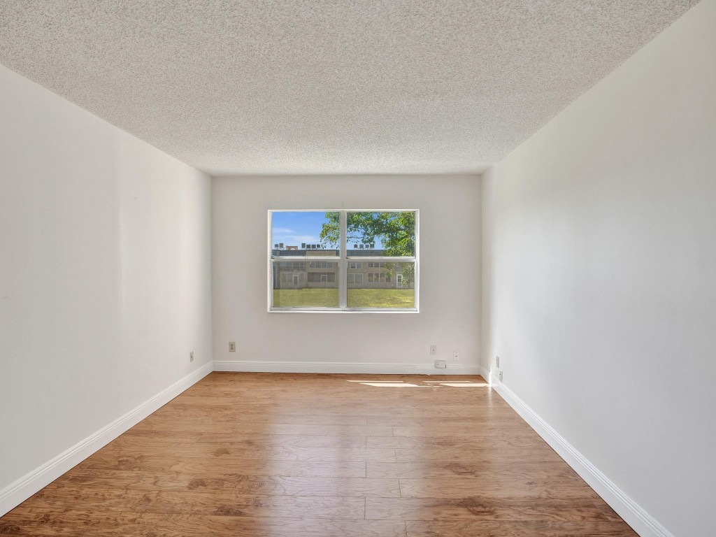 9041 Sunrise Lakes Blvd 205