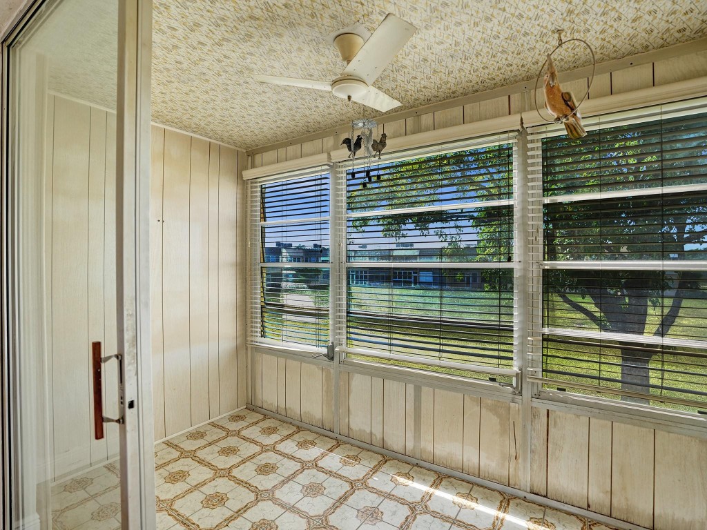 9041 Sunrise Lakes Blvd 205