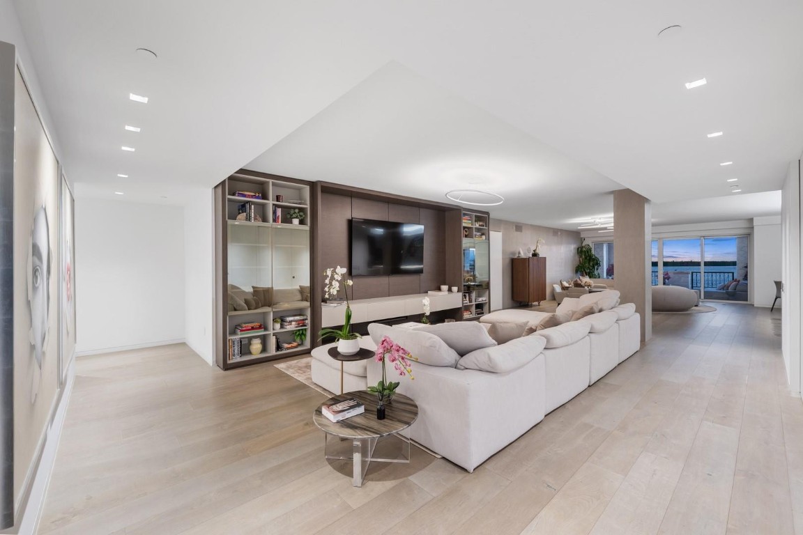 5123 Fisher Island Dr 5123