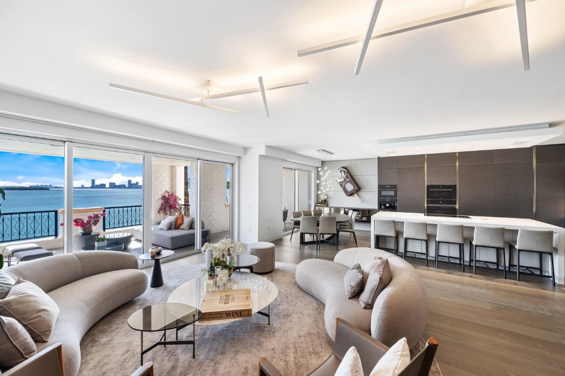 5123 Fisher Island Dr 5123