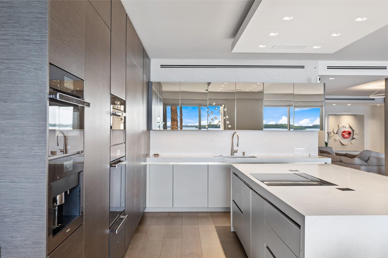 5123 Fisher Island Dr 5123