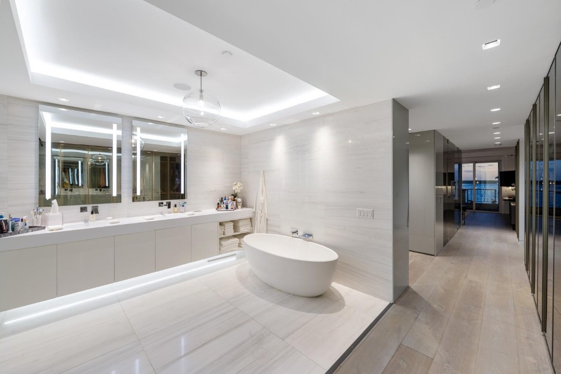 5123 Fisher Island Dr 5123