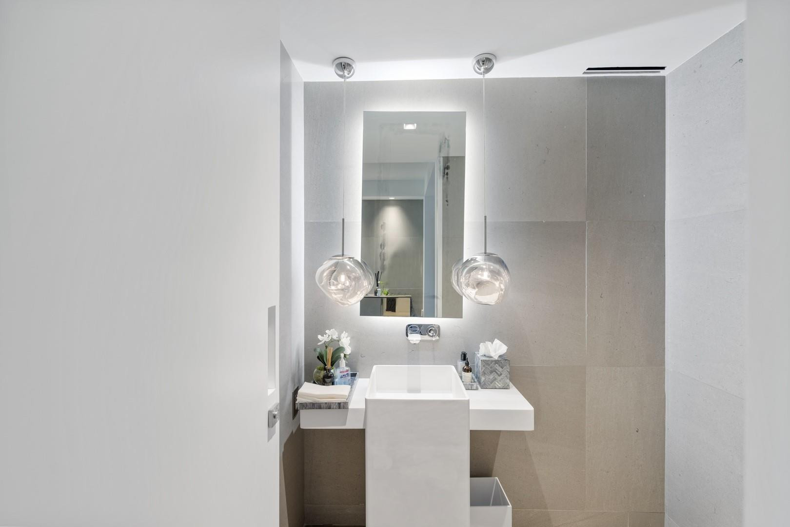 5123 Fisher Island Dr 5123