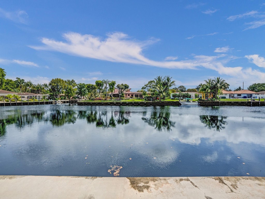 140 Cypress Club Dr 414