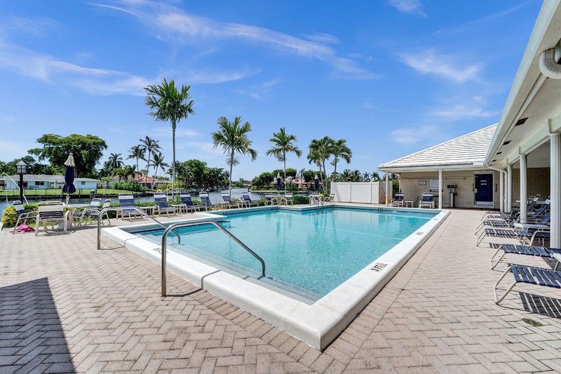 140 Cypress Club Dr 414