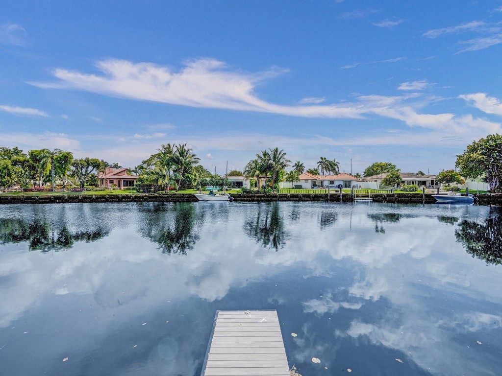 140 Cypress Club Dr 414