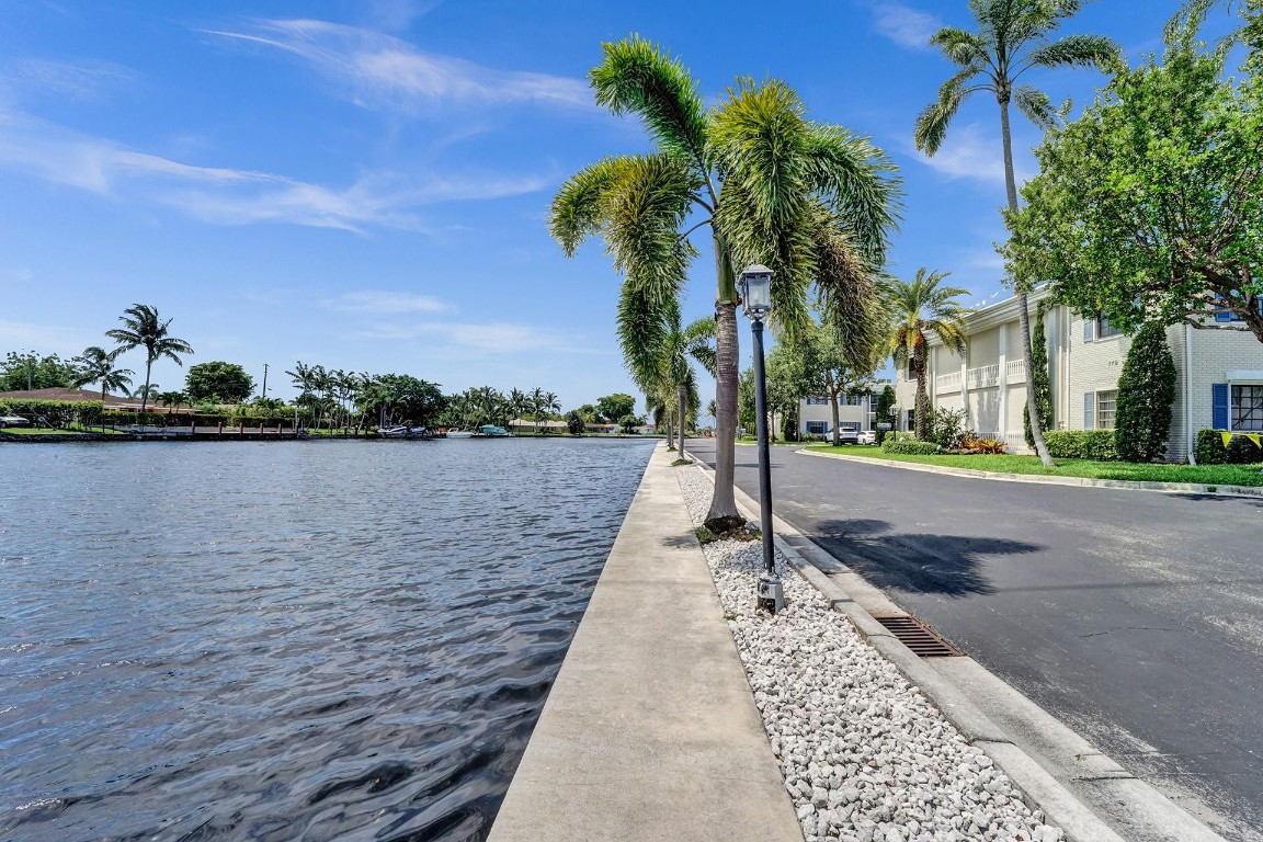 140 Cypress Club Dr 414