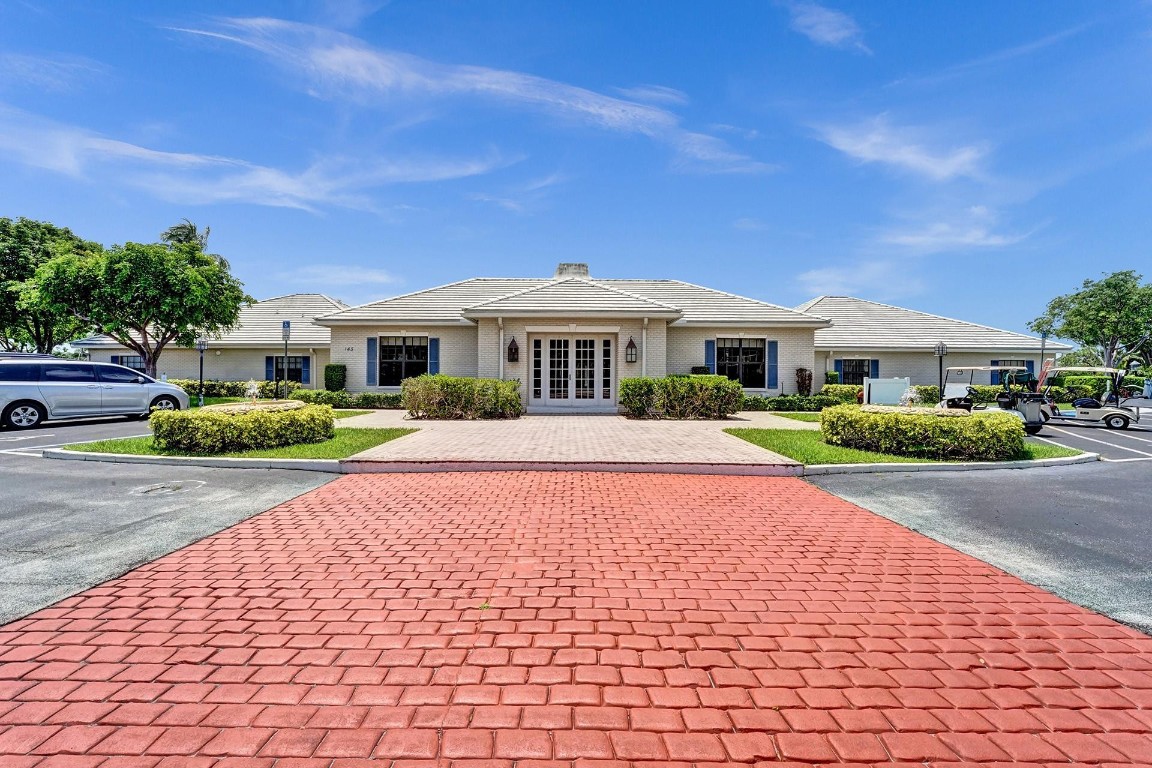 140 Cypress Club Dr 414