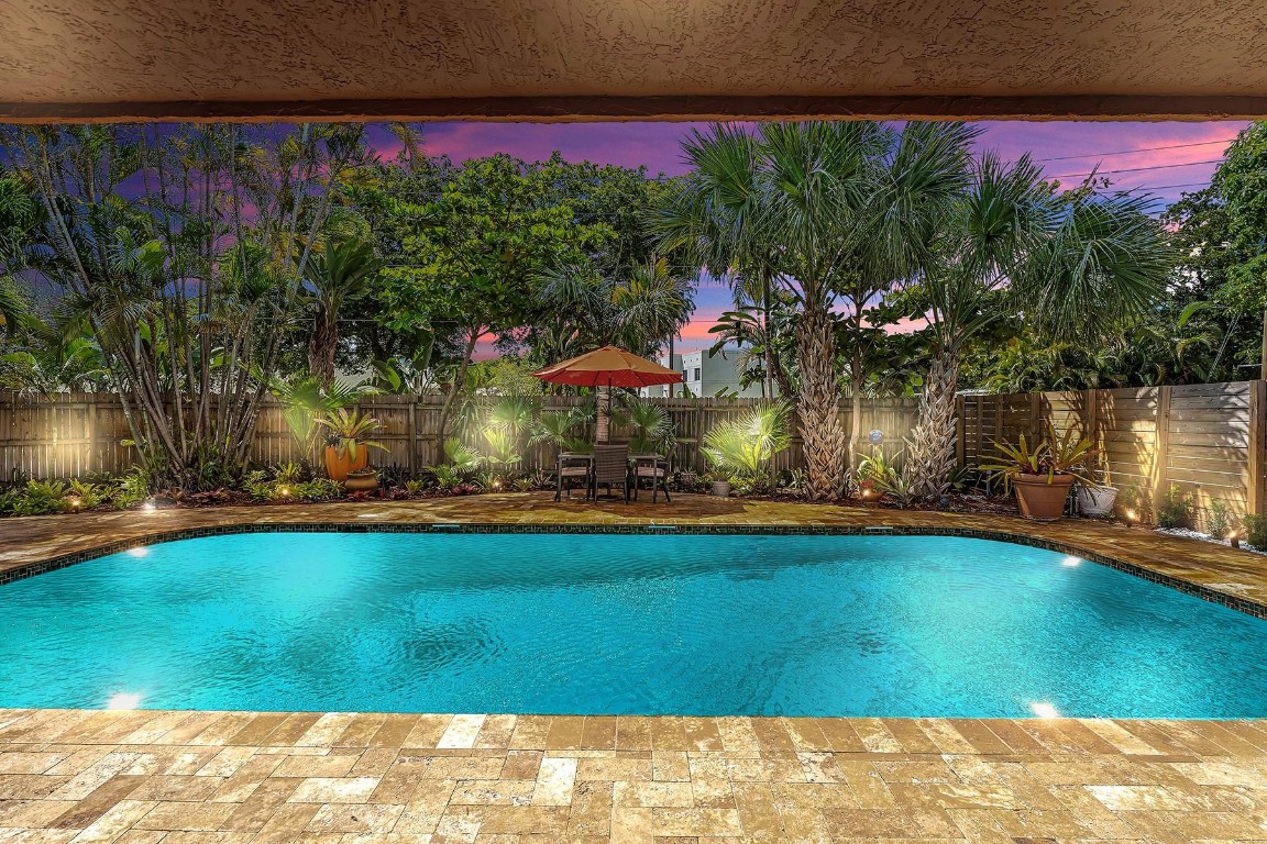 1501 N Victoria Park Rd