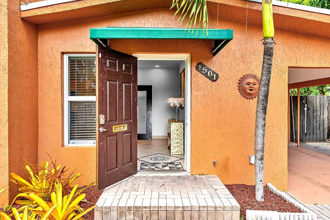 1501 N Victoria Park Rd