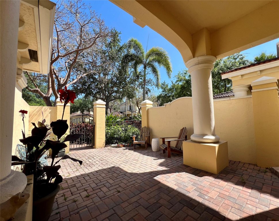 1679 Passion Vine Circle 20-4, Weston Unit: 20-4
