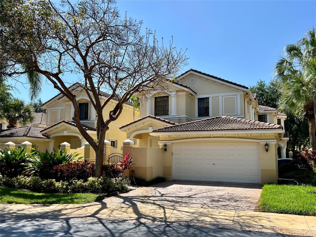 1679 Passion Vine Circle 20-4, Weston Unit: 20-4