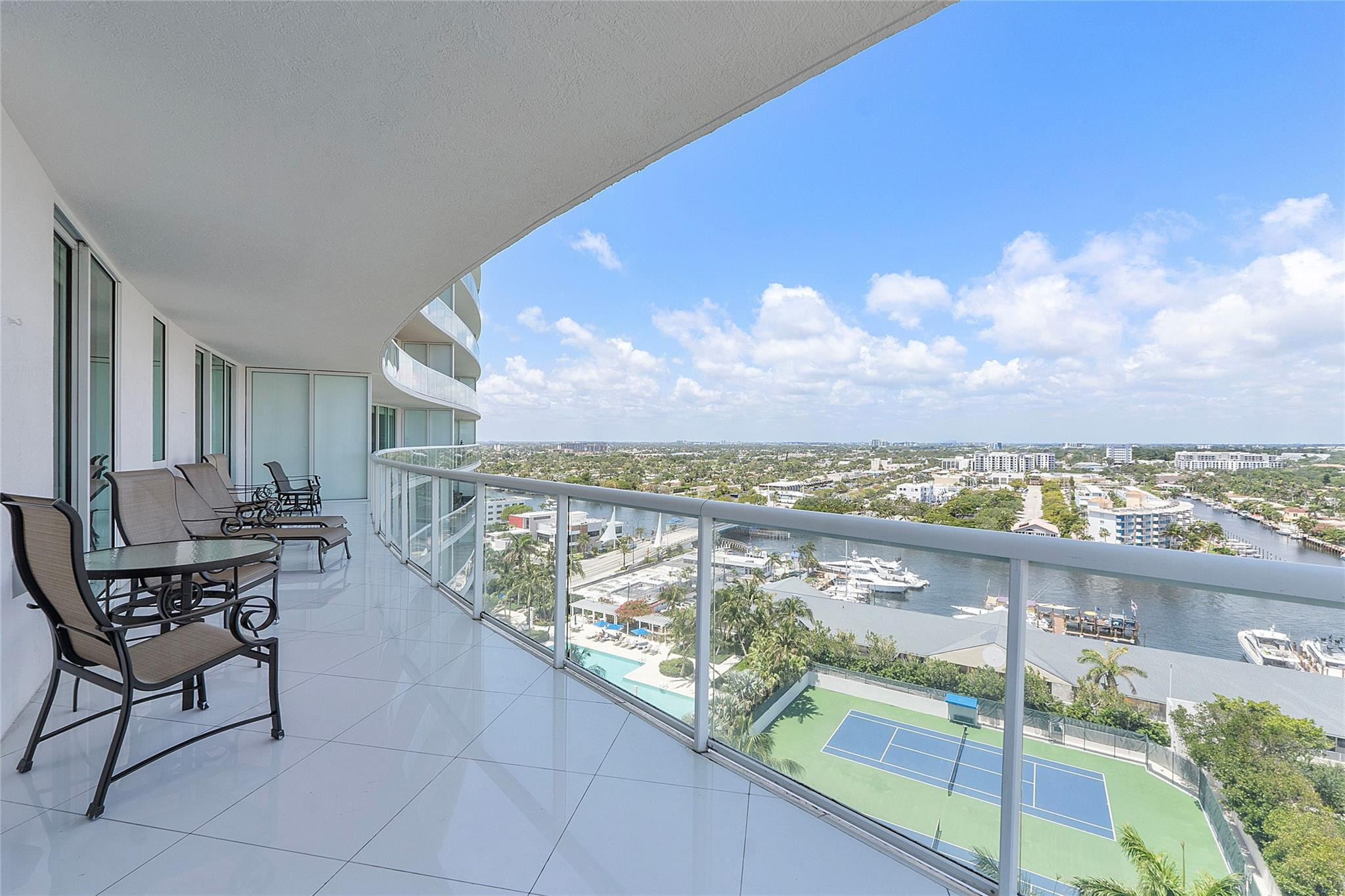 1 N Ocean Blvd 1407