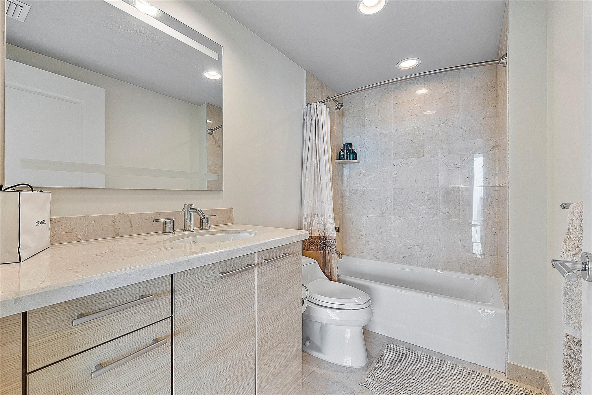 1 N Ocean Blvd 1407